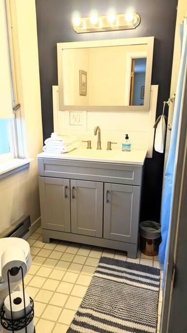 Escape On Hambright'S Alley! Walk 2 Everything! Cyclists Welcome! 1St Fl Unit A Cumberland Exterior photo