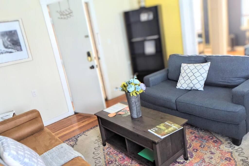 Escape On Hambright'S Alley! Walk 2 Everything! Cyclists Welcome! 1St Fl Unit A Cumberland Exterior photo