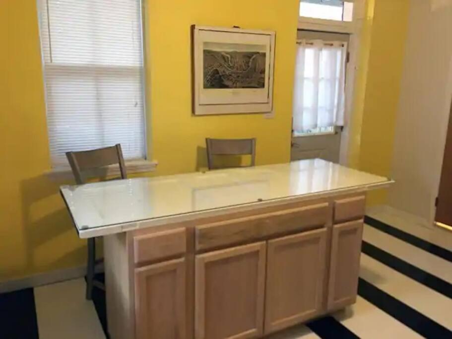 Escape On Hambright'S Alley! Walk 2 Everything! Cyclists Welcome! 1St Fl Unit A Cumberland Exterior photo